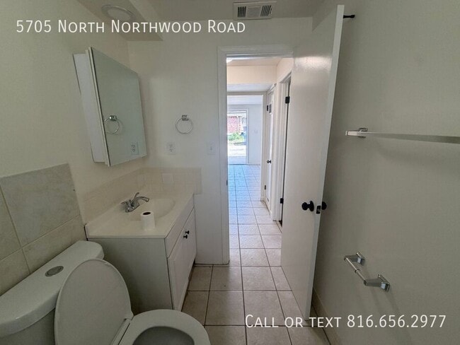 Building Photo - 5705 N Northwood Rd