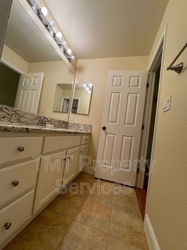 Building Photo - 2144 Gold Hollow Ct