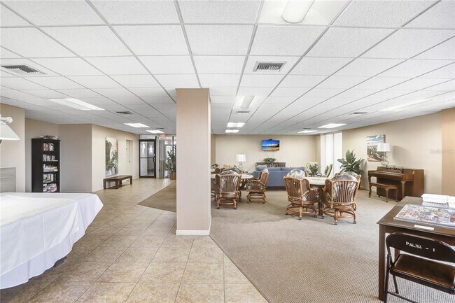 Building Photo - 6104 Palma Del Mar Blvd S