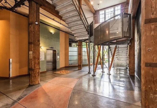 Building Photo - 461 2nd St