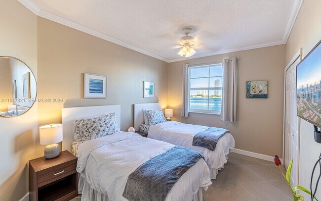 Building Photo - 3255 NE 184th St