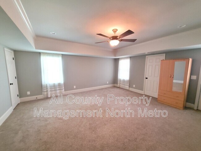 Building Photo - 6325 Hampton Highlands Dr