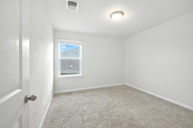 Building Photo - 104 Capella Wy