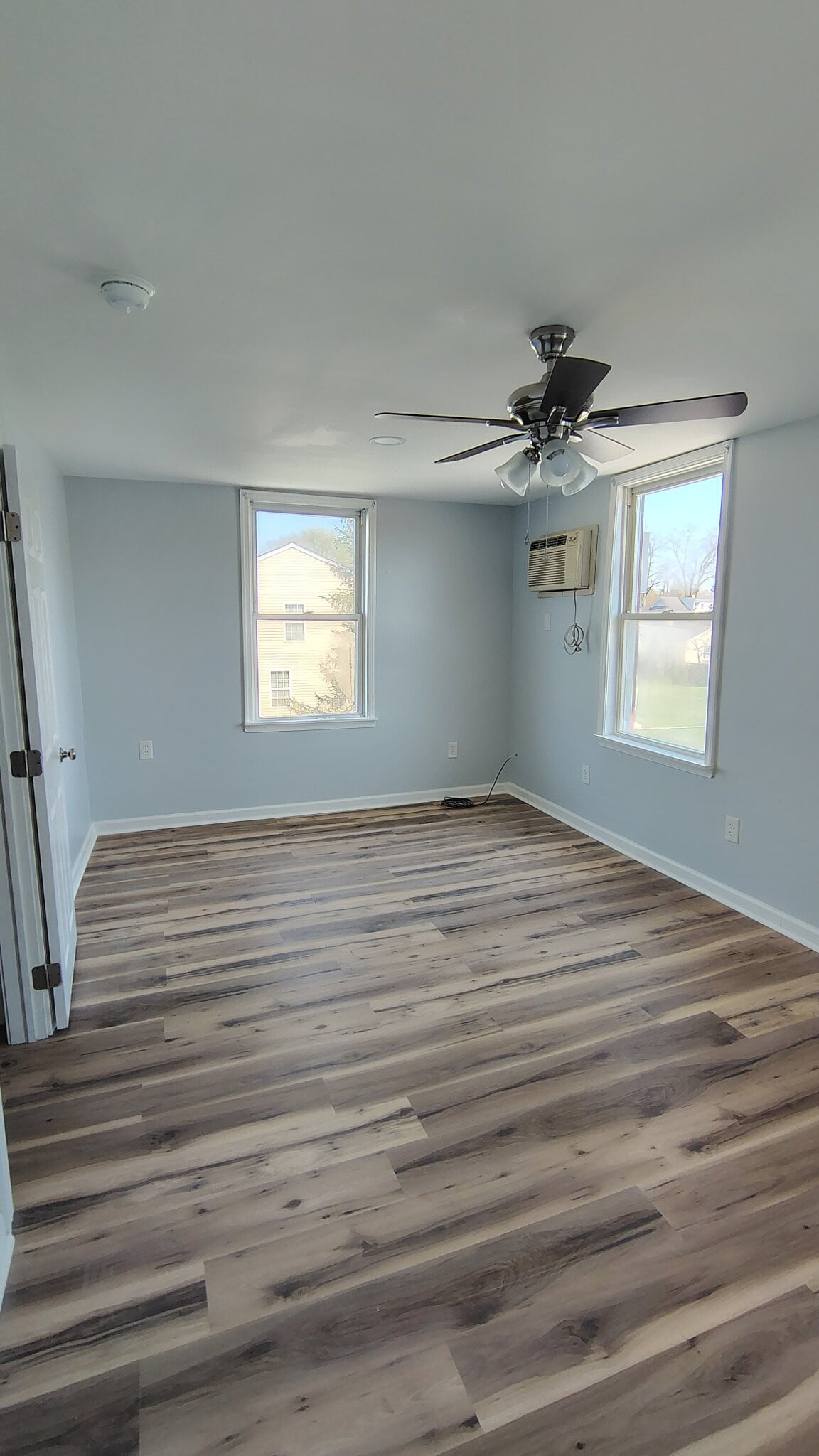 Building Photo - 1000 Main Ave