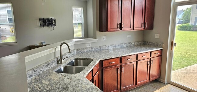 Building Photo - 481 Silver Charm Dr