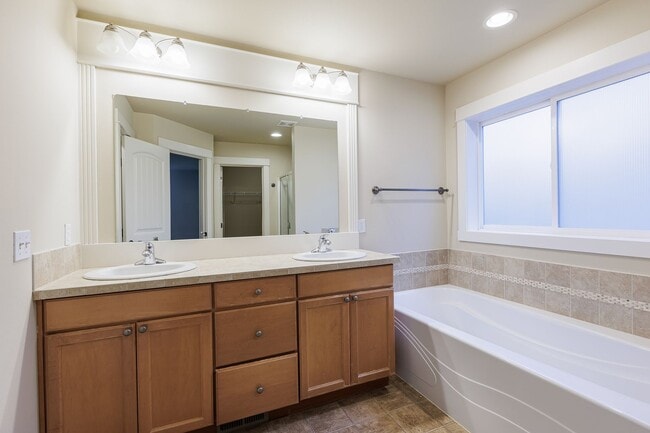 Building Photo - Beautiful 3Bd House in Bothell