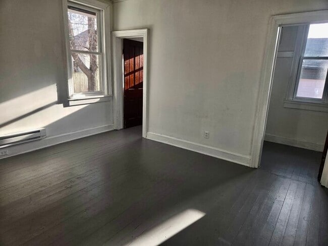 Building Photo - 2 bedroom unit in Niles