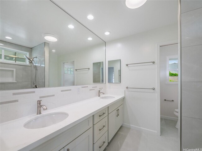 Building Photo - 2883 Oahu Ave
