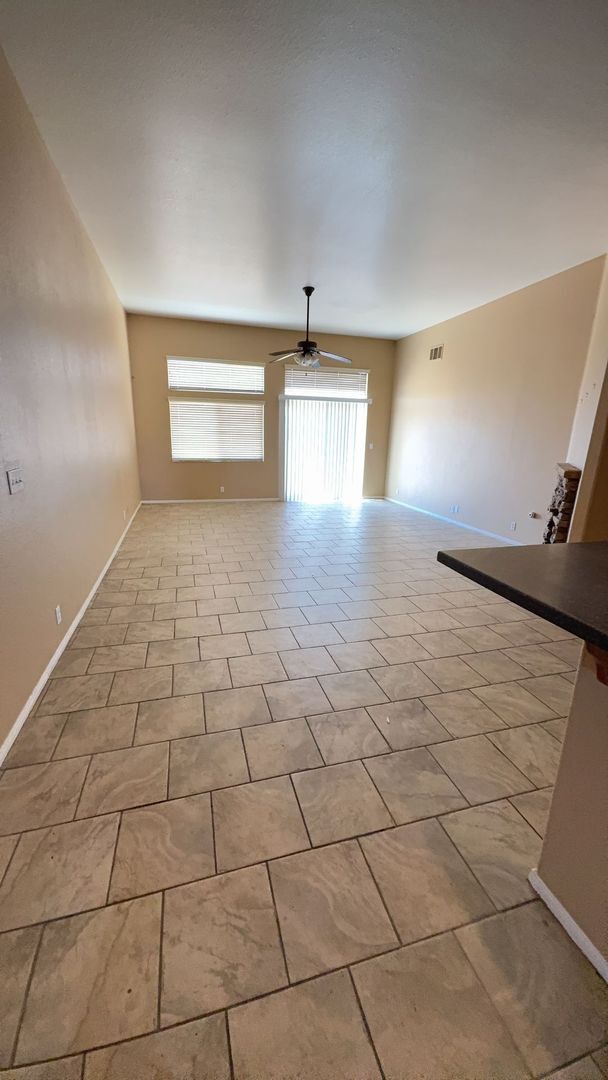 Building Photo - 21247 Chardonnay Dr