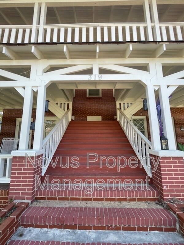Building Photo - 319 College St