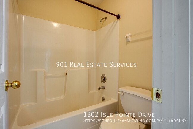 Building Photo - 1302 Isle Pointe Dr