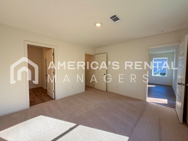 Building Photo - Spacious Four Bedroom for Rent in Tuscaloosa, AL!