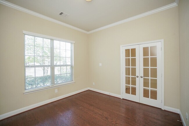 Building Photo - 28515 Pleasant Forest Dr