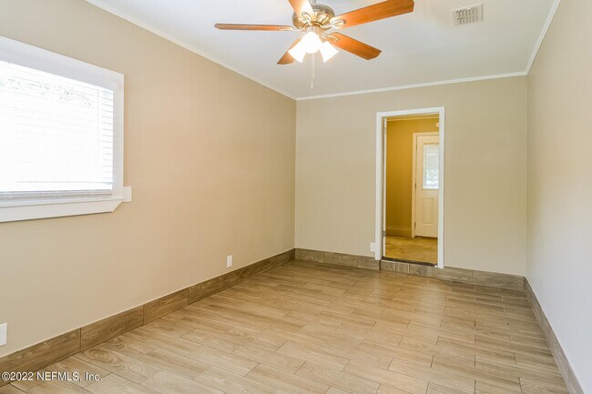 Building Photo - 4440 Naranja Dr S