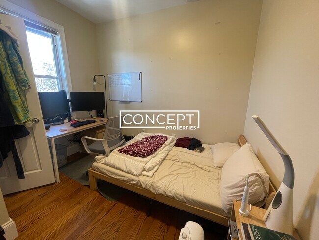 Building Photo - 10 Bickford Ave