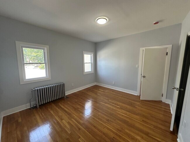 Building Photo - 707 New York Ave