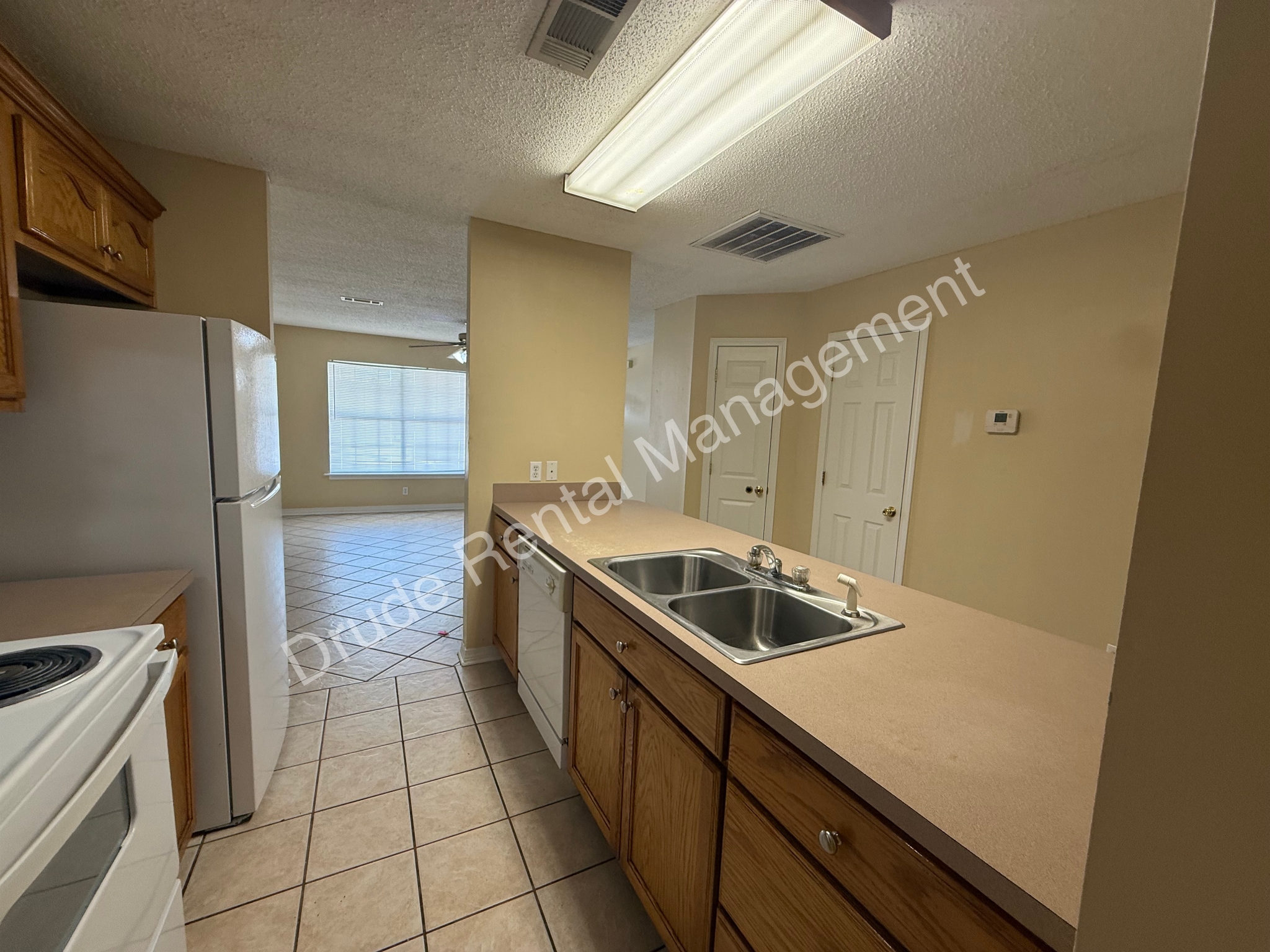 Building Photo - 508 Cedar Ln