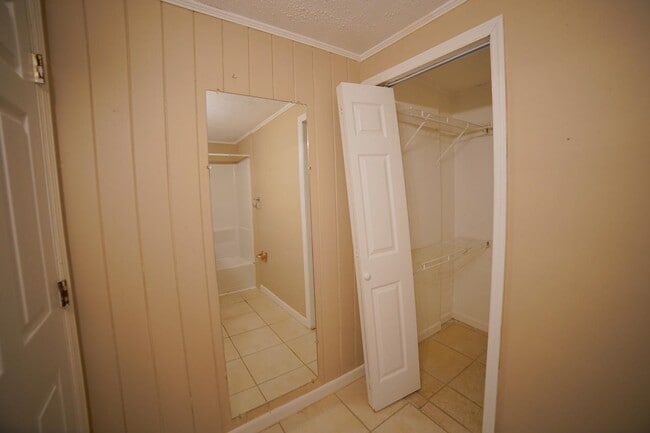 Building Photo - 3424 Orlando Dr
