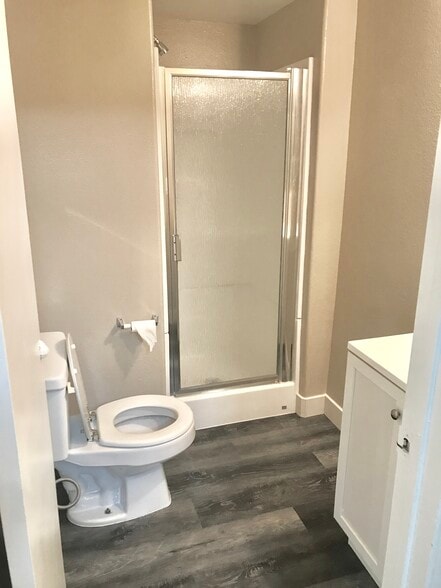 Bathroom - 259 N Chester Ave