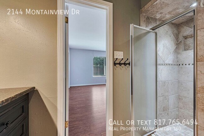 Building Photo - 2144 Mountainview Dr