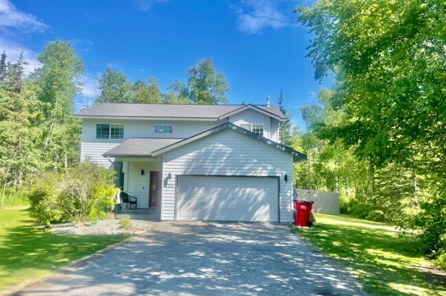 Building Photo - Fantastic 4 bedroom single family home wit...