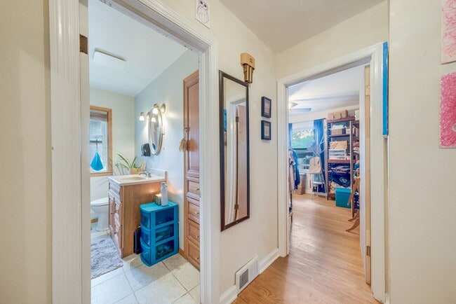 Building Photo - Charming 2-Bedroom Home with Bonus Space &...