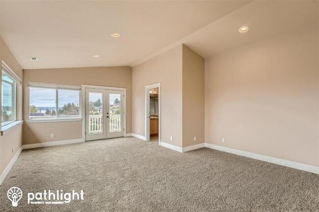 Building Photo - 6521 Eastside Drive Northeast, Tacoma, WA,...