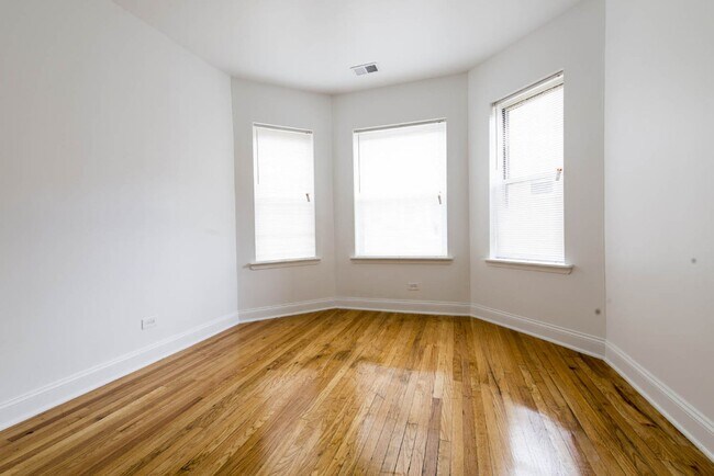 Building Photo - 3600 W Franklin Blvd Chicago, IL 60624