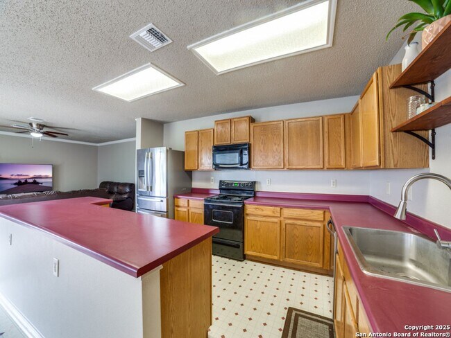 Building Photo - 3 Bedroom/2.5 Bath Northwest Crossing Subd...