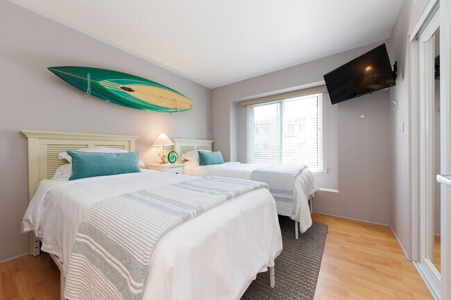 Building Photo - Summer Availability -Steps from La Jolla Shores Beach, Fully Furnished!