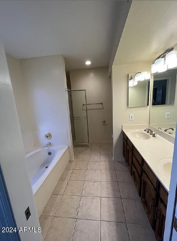 Building Photo - 1967 E Buena Vista Dr