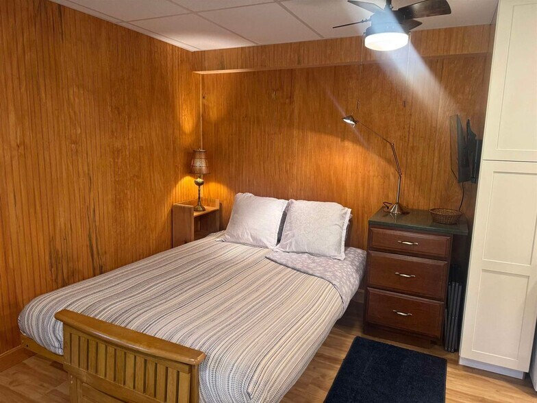 Building Photo - 529 Valley