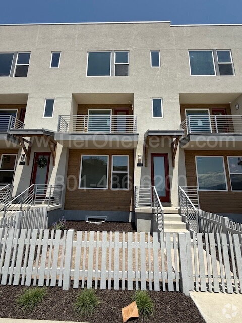 Building Photo - NO DEPOSIT option available for qualified ...