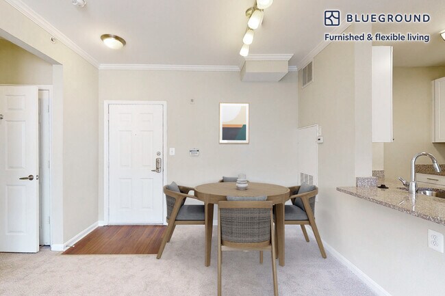 Building Photo - 2350 26th Ct S