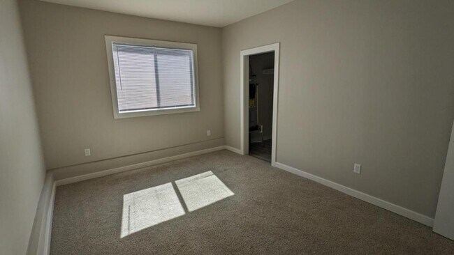 Building Photo - 3969 Hayesville Dr NE