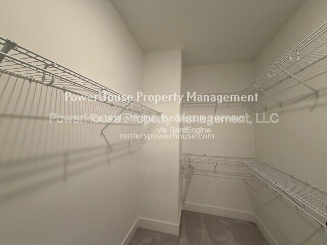Building Photo - 1190 Harper Dr