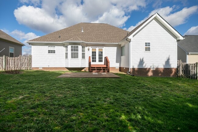 Building Photo - 1105 McDonough Cir