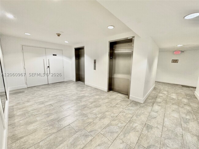 Building Photo - 800 West Dr