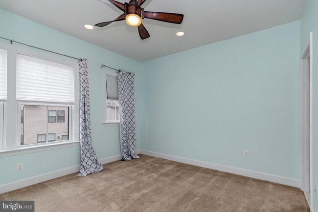 Building Photo - 3697 Ambrose Hills Rd