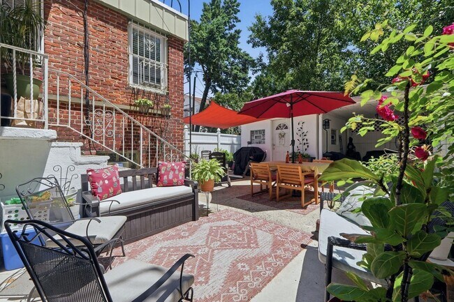 Building Photo - 532 Palisade Ave