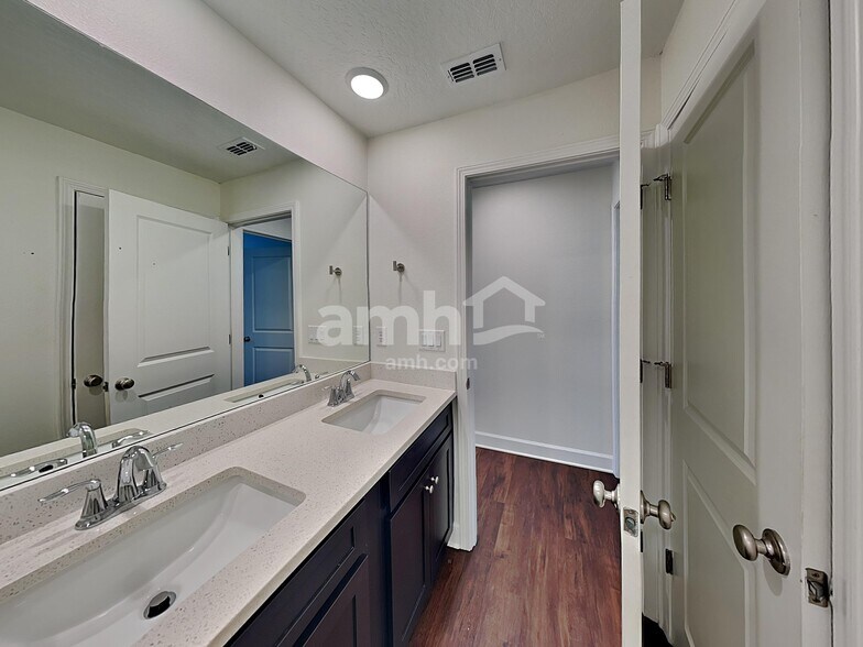 Building Photo - 10717 Coleman Rd