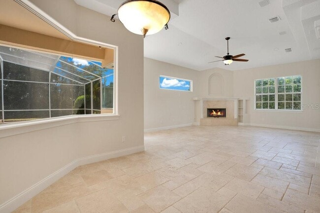 Building Photo - 8527 Summerville Pl