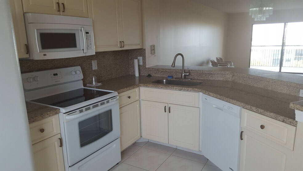 Building Photo - 2215 Cypress Island Dr