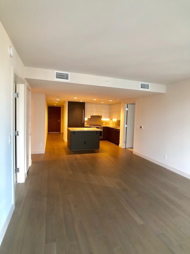 Building Photo - Insignia View - 2 Bedroom / 1.75 Bath w/ O...
