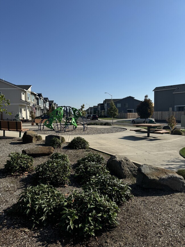 Building Photo - 3139 S Jasper Dr