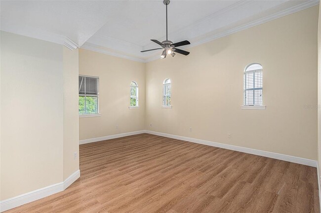 Building Photo - 111 S Melville Ave