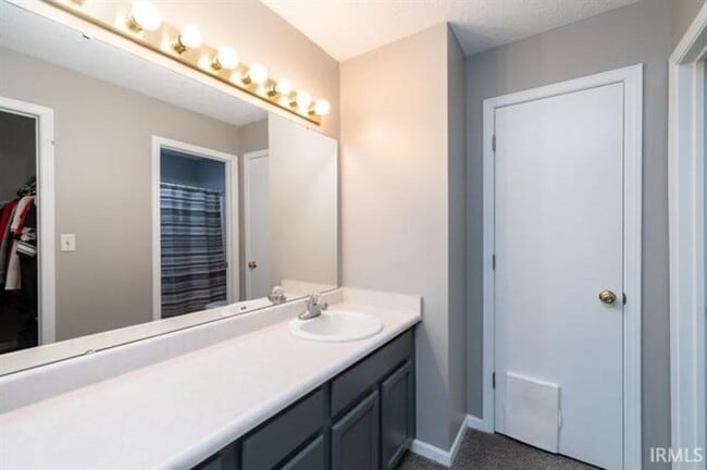 Building Photo - 1128 W Hornbeam Cir