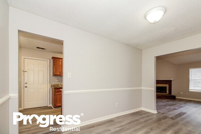 Building Photo - 5715 Riverhead Ave