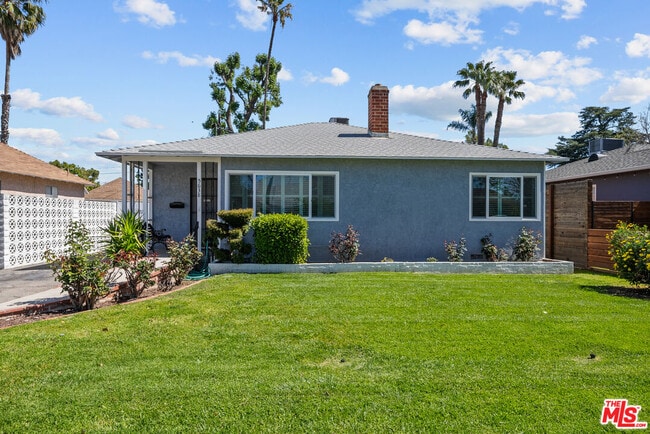Primary Photo - 5638 Burnet Ave