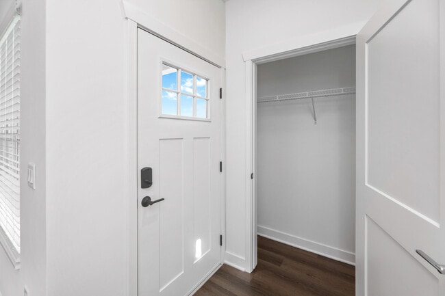 Building Photo - 8852 Jackjay Dr